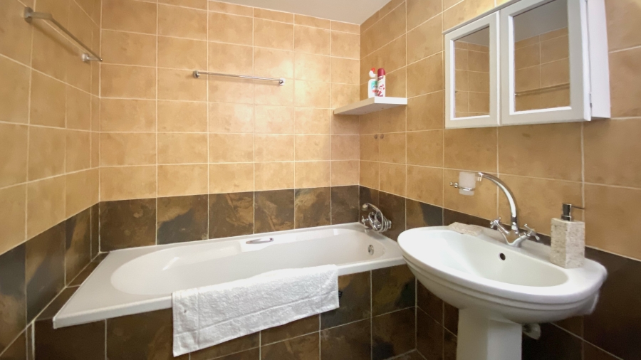 3 Bedroom Property for Sale in Dwarskersbos Western Cape